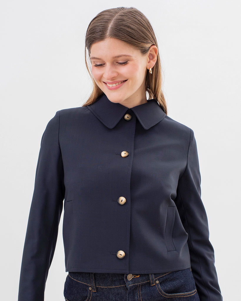 17H10_short_jacket_tailor_woman_blazer_chic_4_buttons_can_be_worn_close_workwear_outfit_look_work_elegant_ethics_