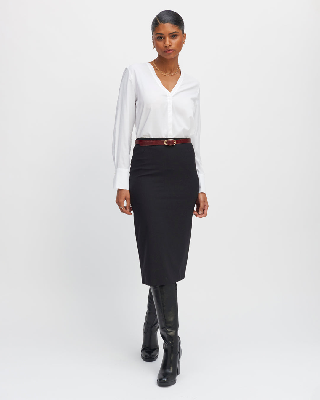 Pencil-skirt-black-High-waist-Wool-from-Italy-Super-100'S-Supple-and-comfortable-Back-slit-Souligne-joliment-the-hips-A-minimum-of-seams-apparentes-17H10-tailors-for-women-paris-