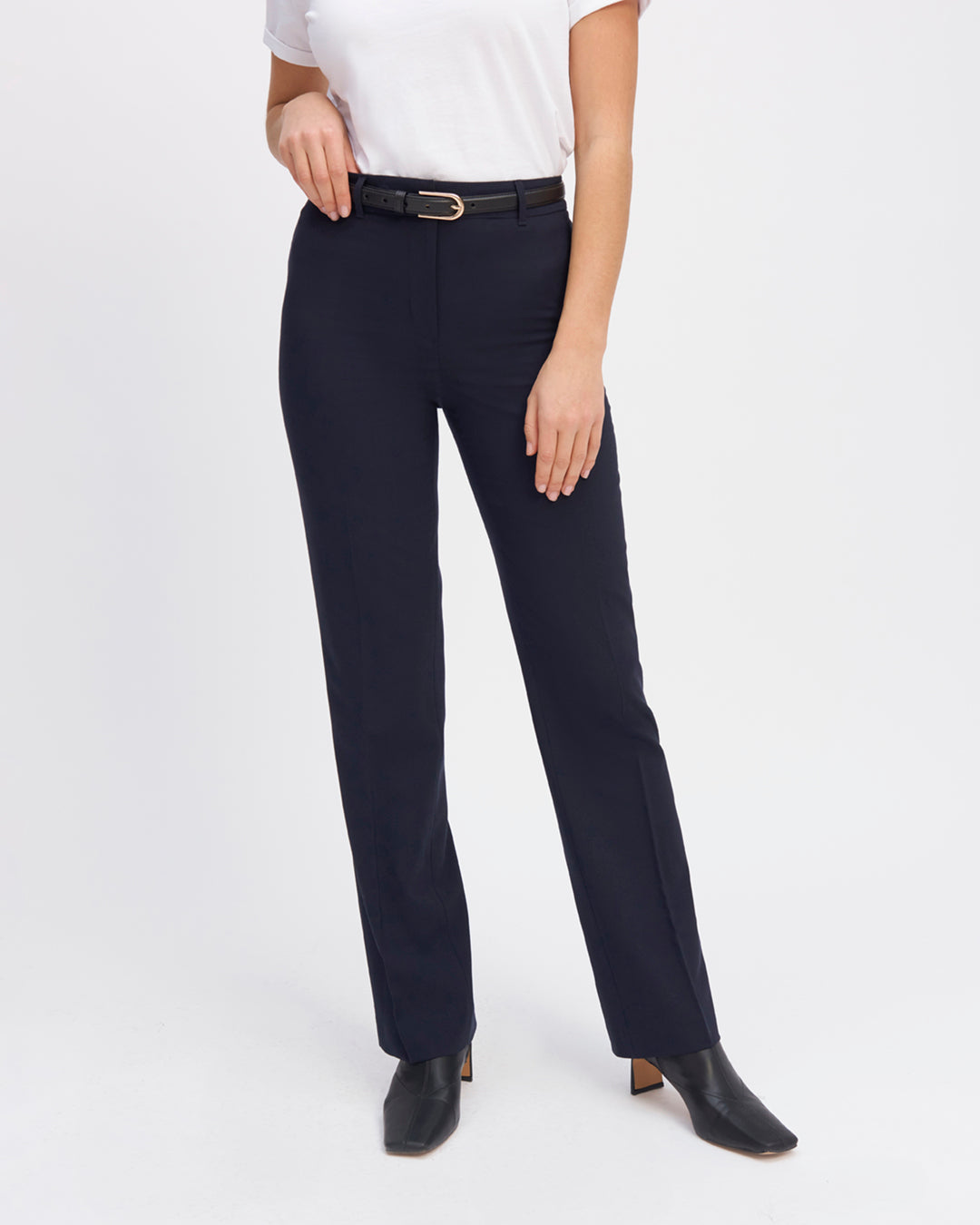 Navy-blue-tailor-trousers-Square-cut-High-waist-Lined-for-a-straight-dress-Navy-blue-wool-drap-Belt-panels-Zip-closure-with-hook-Button-camel-17H10-tailors-for-women-paris-