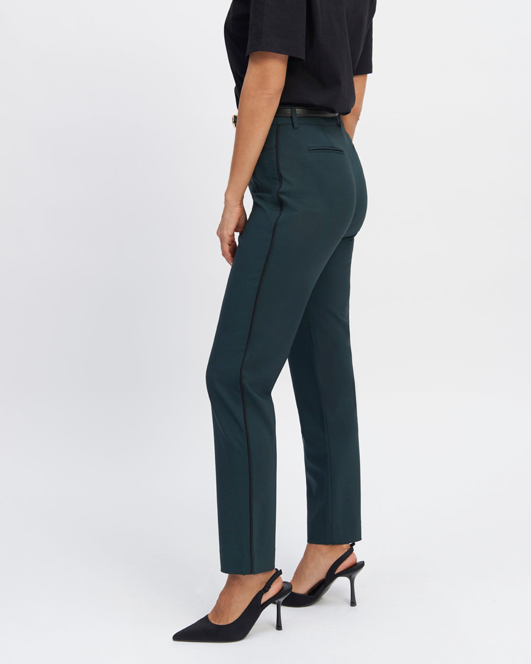 "Trouser-tailor-green-Cigarette-cut-Mid-rise-waist-Faux-cavalier-pockets-in-the-front-Pockets-peeled-behind-Passing-for-the-belt-17H10-tailleurs-for-women-paris-"
